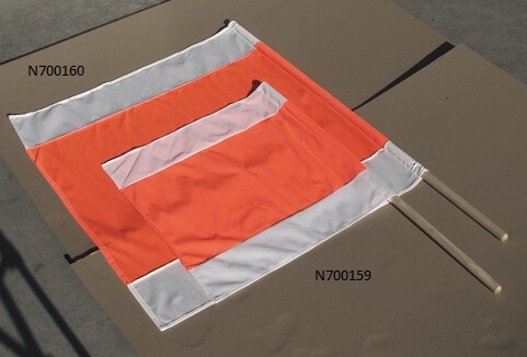 Warnflagge, ca. 50 x 50 cm, Stiellänge ca. 80 cm, Ø 21 mm